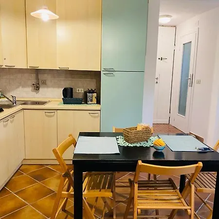 アパート Il Palombaro Bianco レーリチ